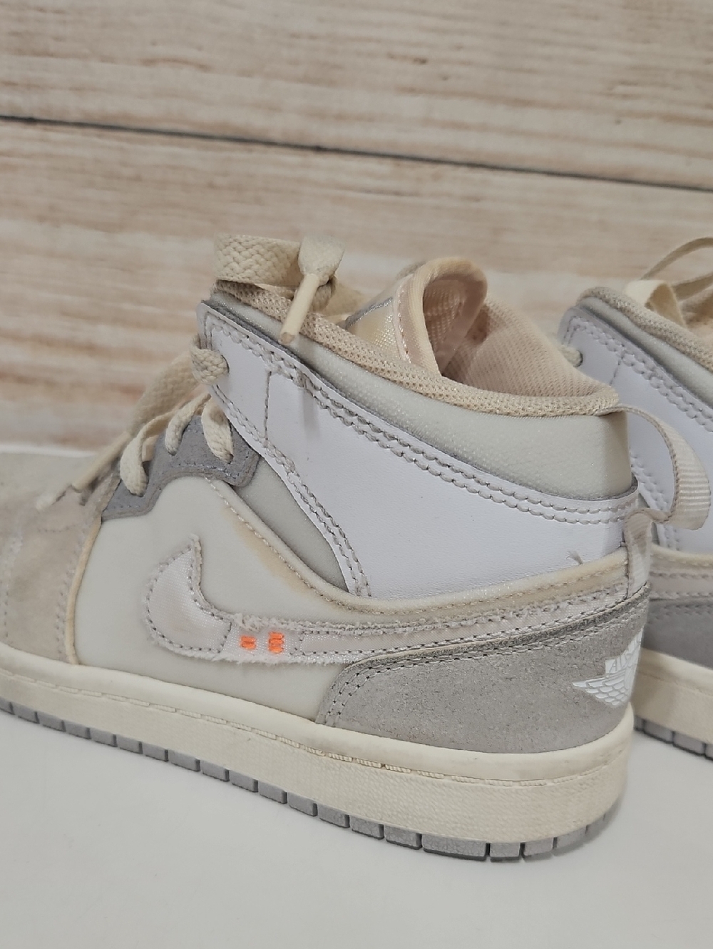 Air Jordan 1 Mid SE Craft Inside Out Kids Beige Gray Low-Top Sneakers 1 Youth - Picture 5 of 10